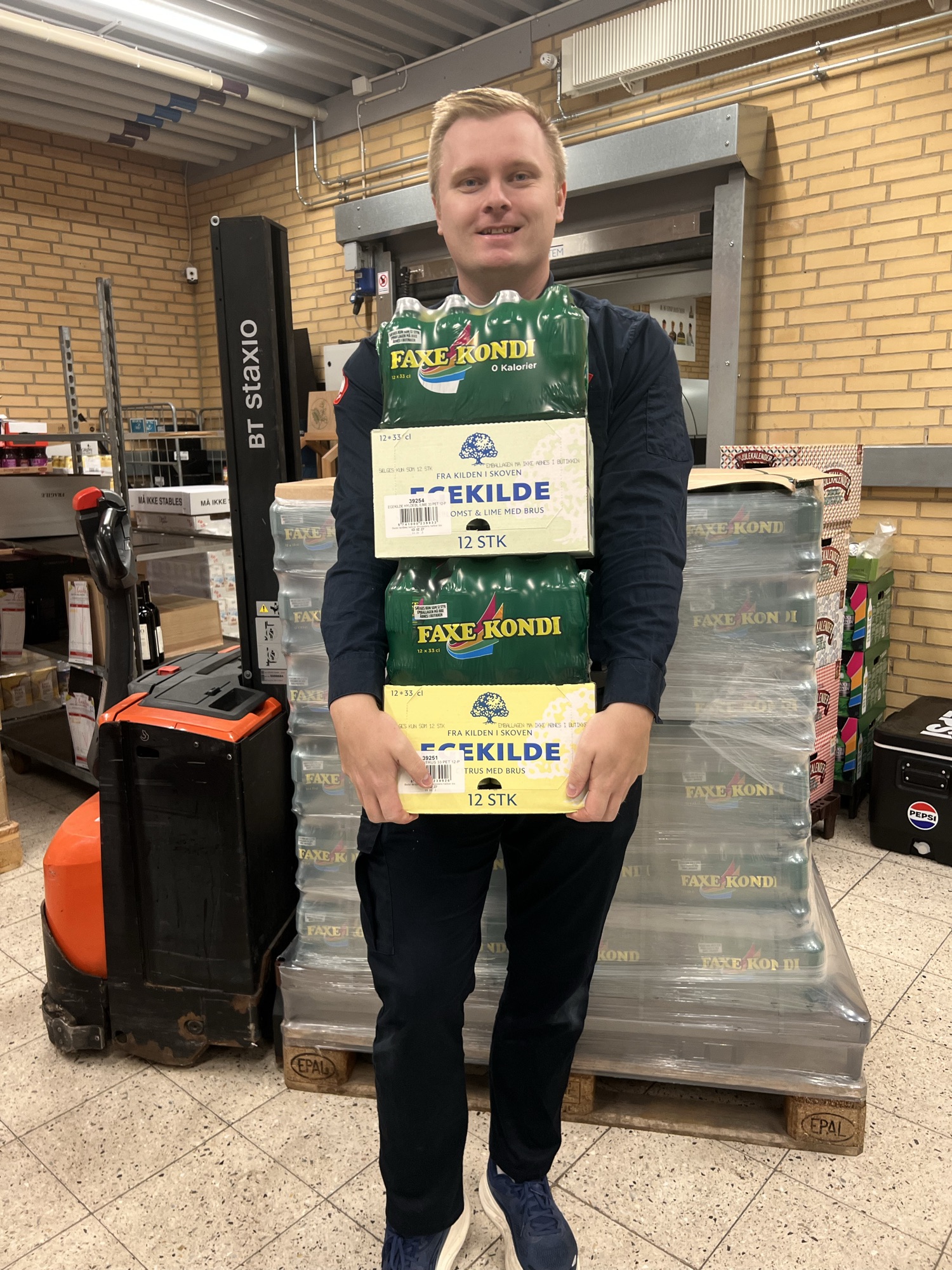 😍😍12-PAK SODAVAND OG DANSKVAND😍😍